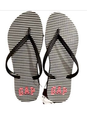 🆕-GAP Logo Flip Flop Black & White Stripe. Size:8